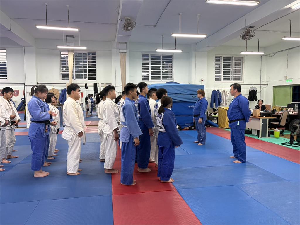 「沒有教練我已經在街頭混」把流氓變金牌 新民徐為鋐用生命改變生命