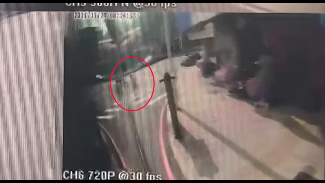 前妻替兒子拜票遭公車輾斃 議員周勝考悲痛哽咽!客運:負全責