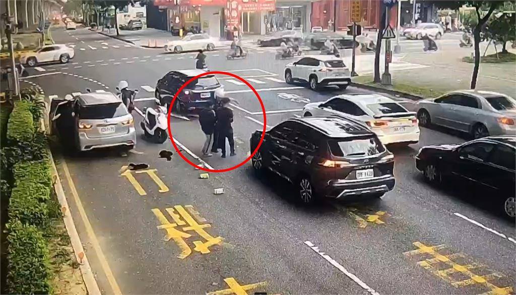 快新聞／車上6人就有3人逾期居留！　台中警路口守株待兔逮越南籍移工送移民署