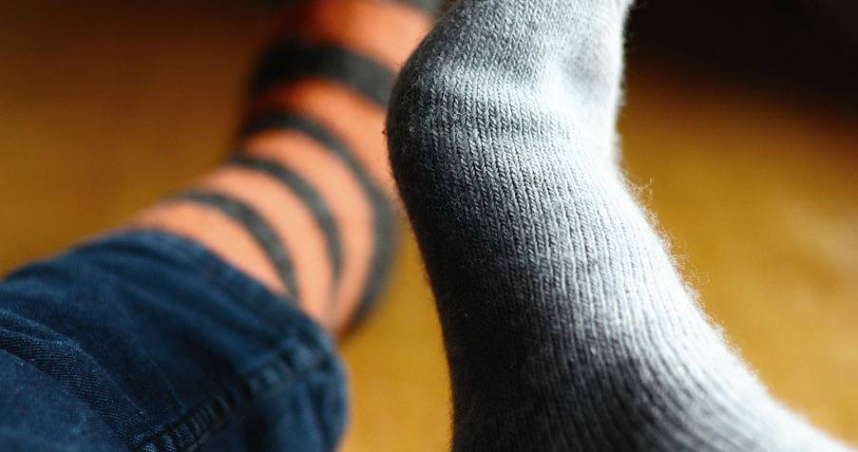 阿嬤說穿襪睡覺會早死? 醫:冬天恐變「慢性自殺」這2種人真的別穿