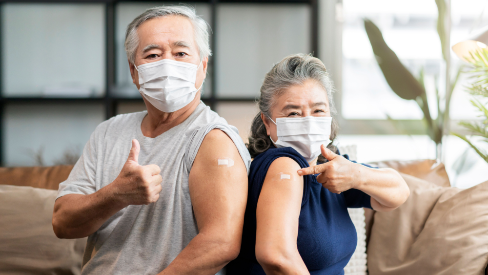 流感拉警報！染疫首月心梗風險飆4倍，長者更危險？國際指引建議：接種免疫加強型疫苗