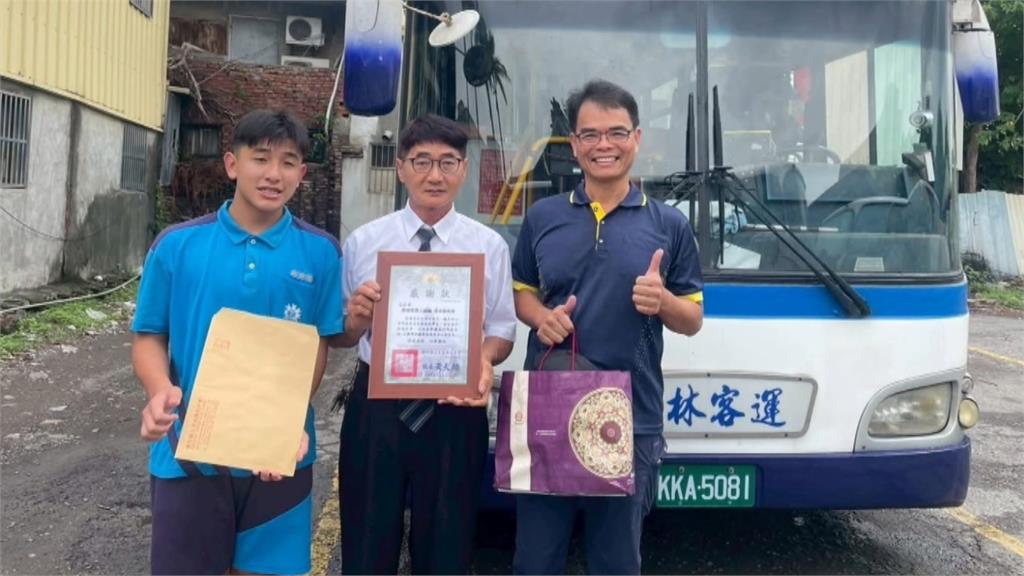 夜歸學子守護者！彰化末班公車司機　每晚默默臨停「等他」