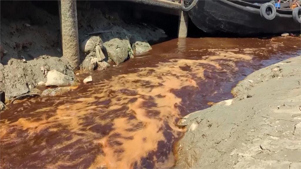 孟加拉糖廠大火！化學廢棄物污染河川　河水成「豬肝色」又臭又髒毒死魚