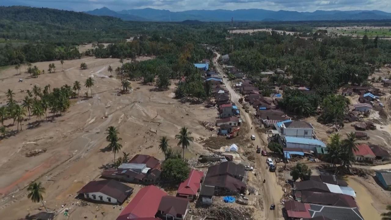 熱帶氣旋侵襲印尼至少940死 村莊泡水數天爆傳染病