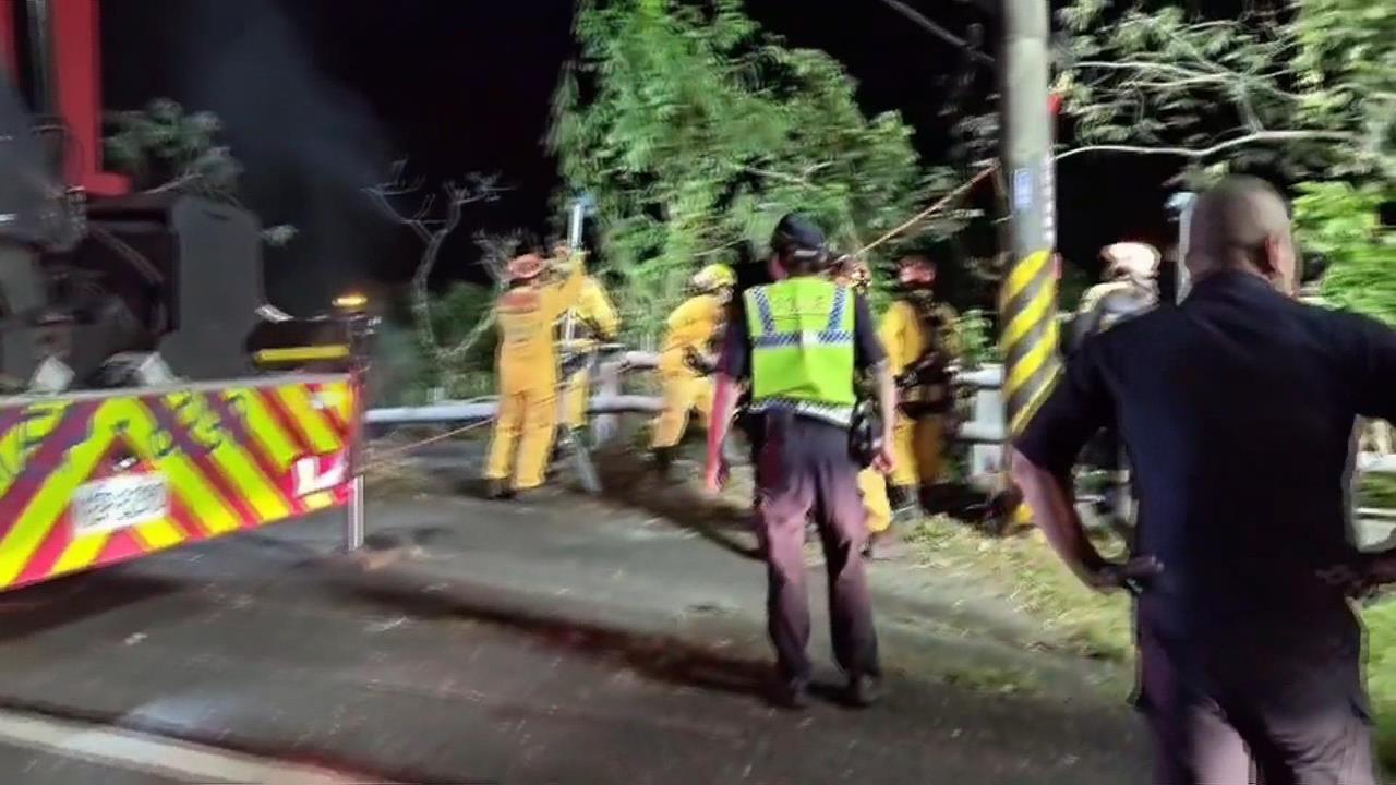 花蓮死亡車禍！試車自撞護欄　翻落１５公尺深邊坡１死１傷