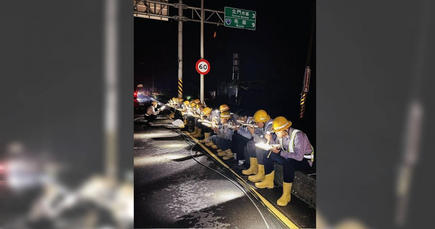 台南仍近10萬戶停電！台電人員夜間坐路邊吃便當　上萬人讚爆：英雄