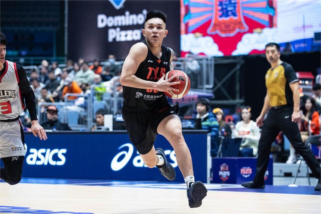 PLG(影)／盧峻翔成PLG歷史得分王　領航猿主場大勝鋼鐵人37分