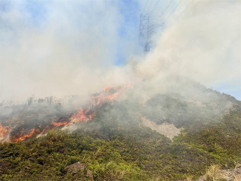 快新聞／燒了5小時多！「不厭亭」古道火燒山近1公頃   火勢終撲滅