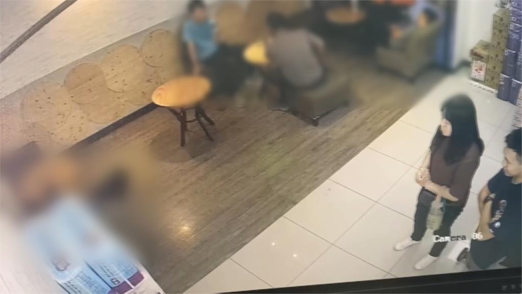 45歲男仰躺超商沙發 休假消防員一看有"屍斑"