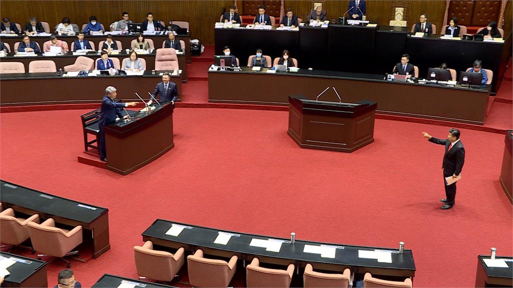 財產申報！鄭麗君夫婦身價破12億　郭智輝身家破3億