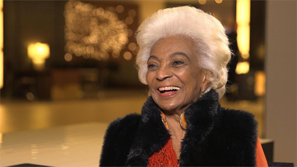 星際爭霸戰「烏瑚拉」　傳奇非裔女演員離世享壽89歲