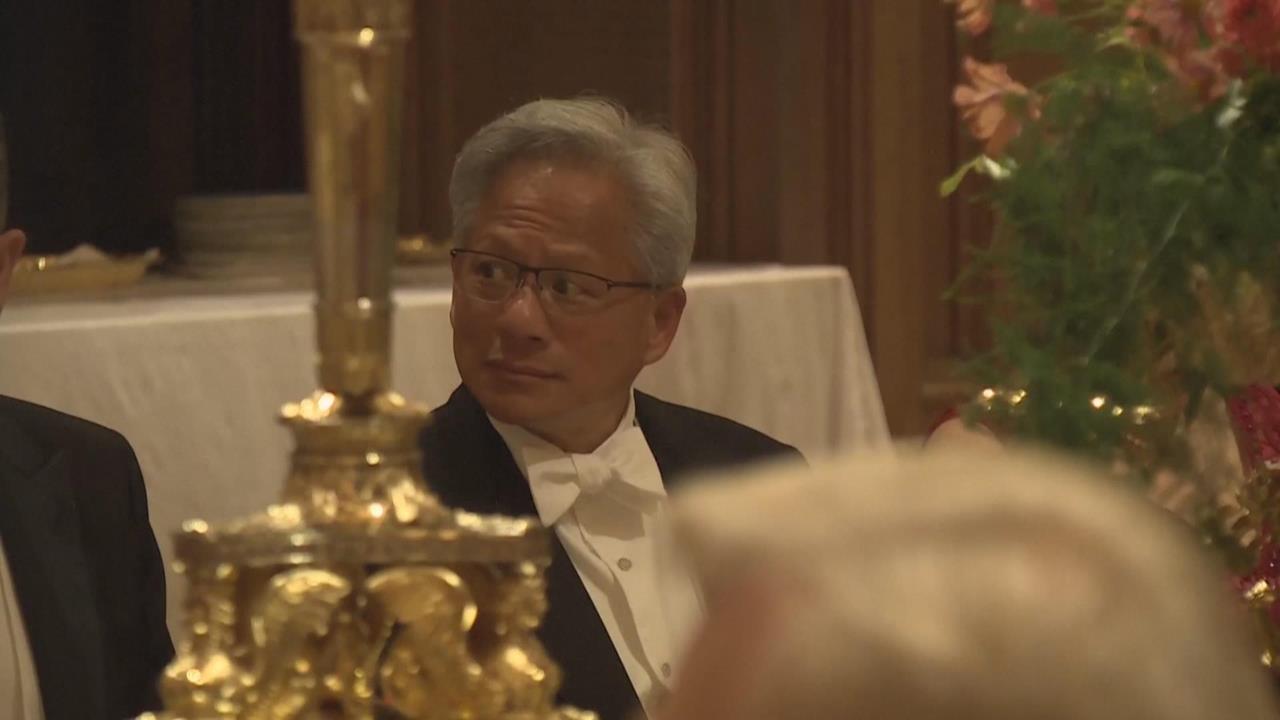 黃仁勳隨川普訪英國　宣布在英打造歐洲最大超級電腦