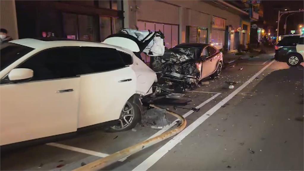 「海神」車頭全毀! 轎車超速推撞近一百公尺