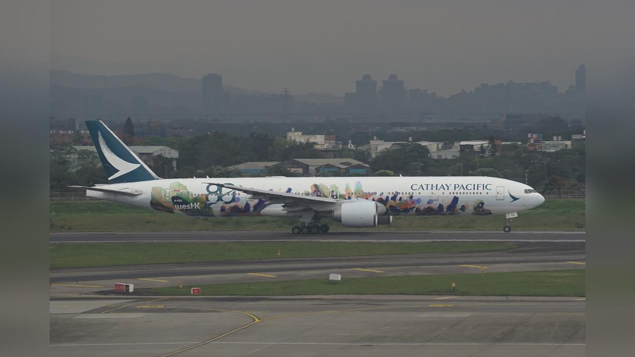 快新聞／國泰飛香港突遇亂流！6空服員、4乘客受傷送醫