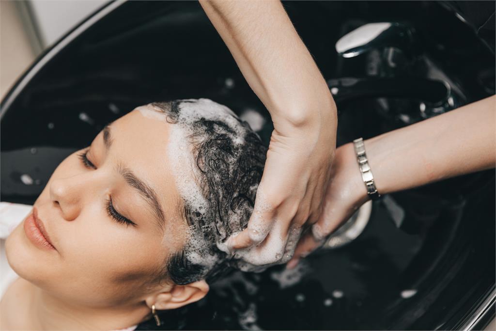 越式洗髮為什麼爆紅？6大亮點讓妳感受洗髮界的帝王級待遇！