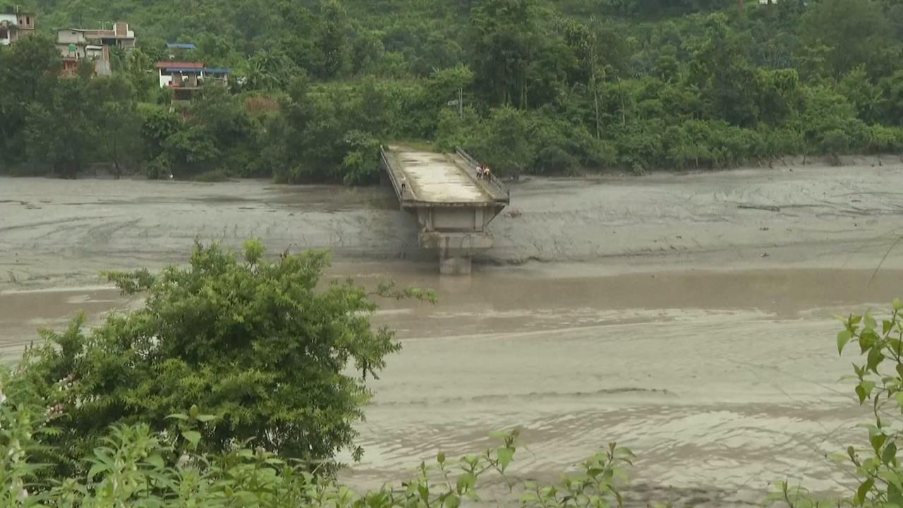 西藏尼泊爾山洪爆發至少768人死亡 達賴喇嘛為罹難者祈福