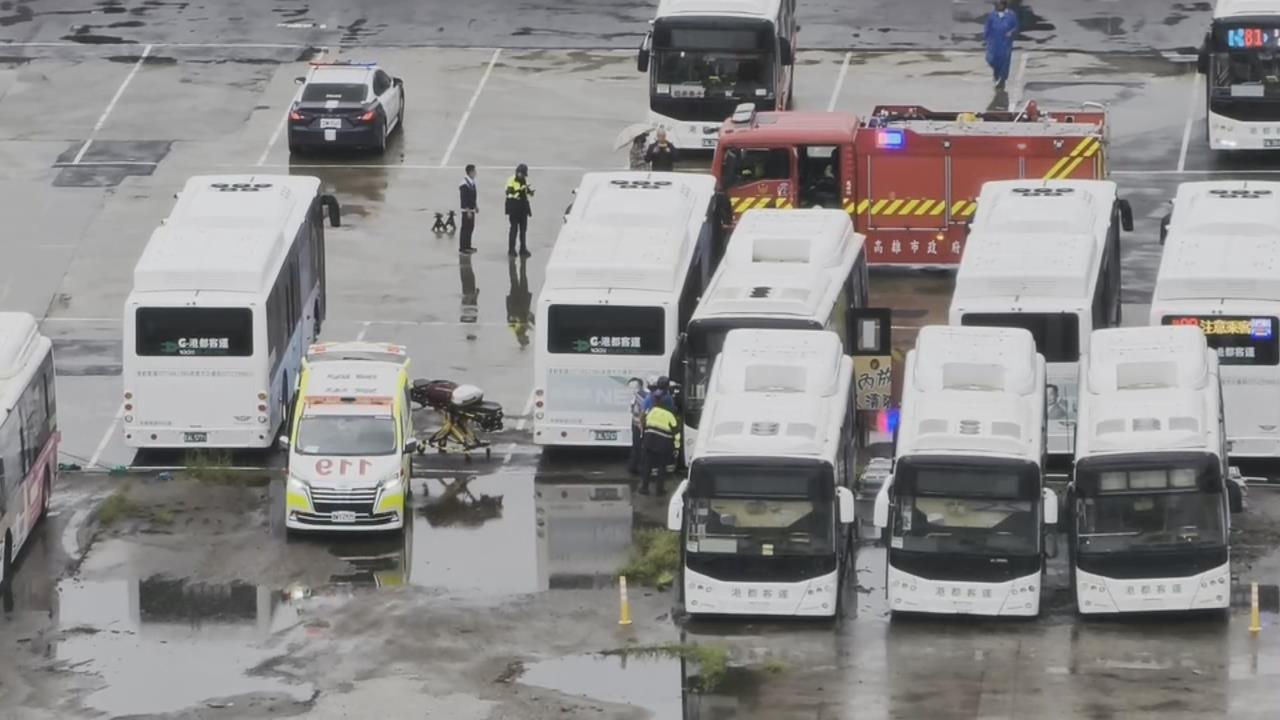 疑手煞未拉妥！　高雄司機肉身擋車　遭「２車夾壓」送醫身亡