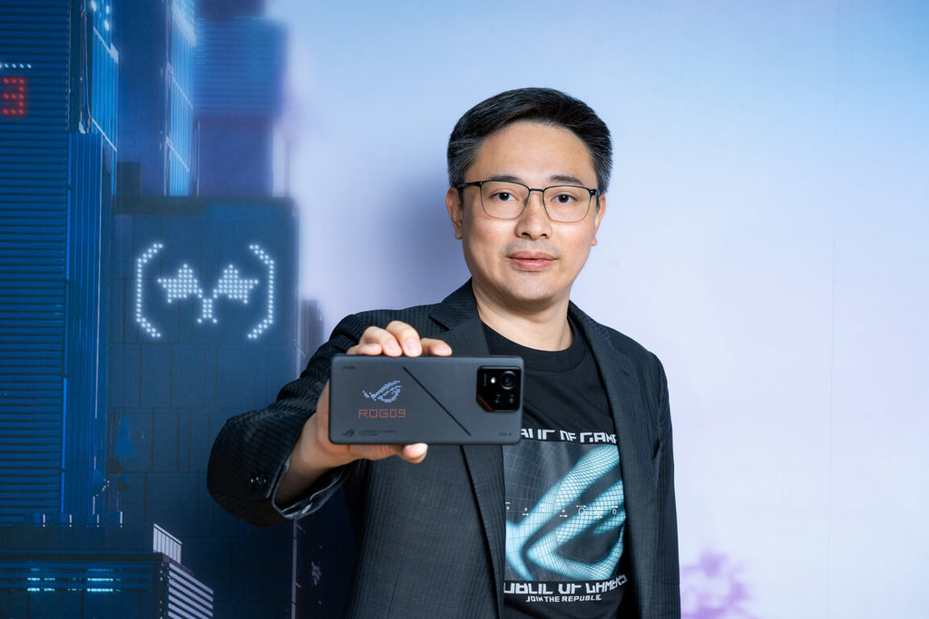 華碩發表新款ROG Phone 9電競手機　聚焦AI遊戲功能