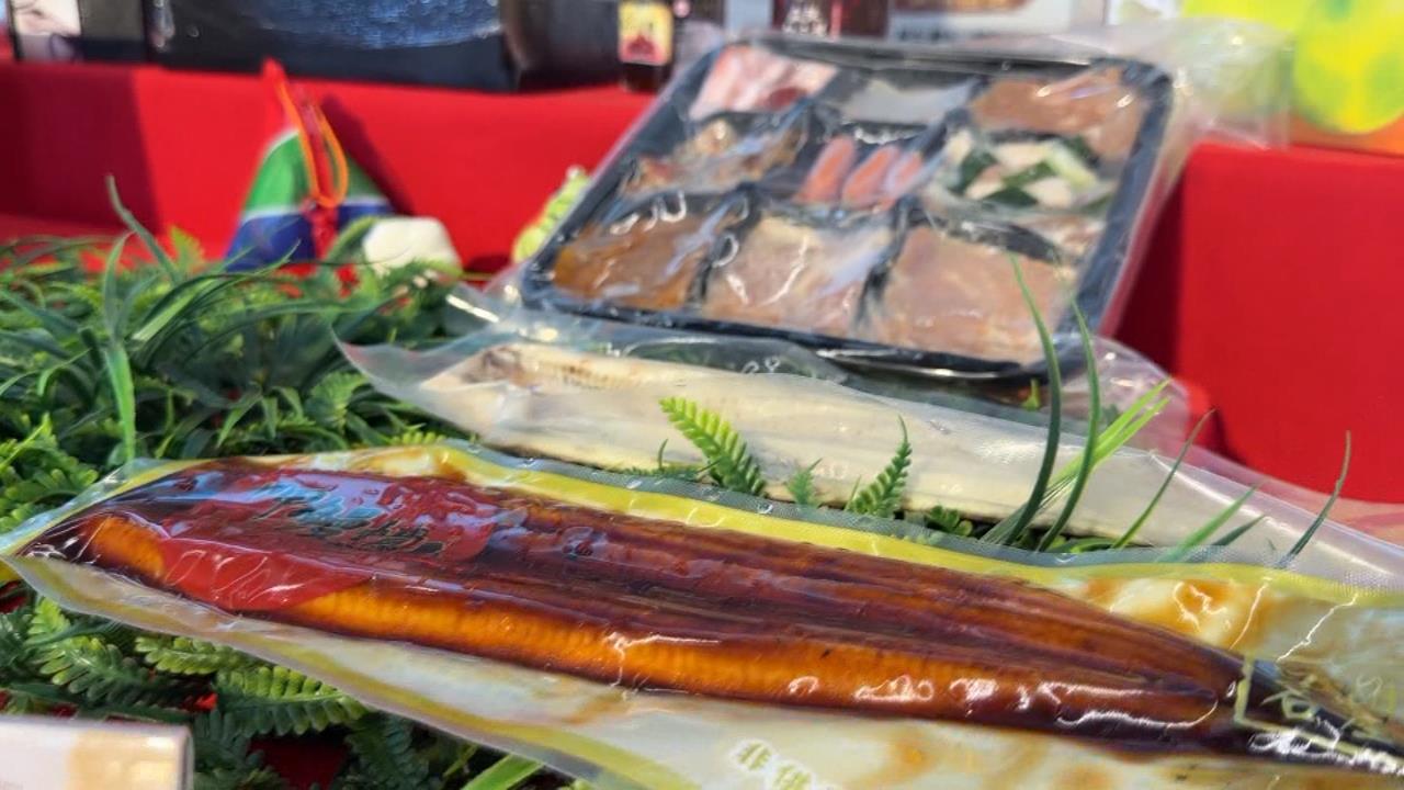 千份鰻魚油飯免費吃！　口湖休息站推特色料理吸遊客
