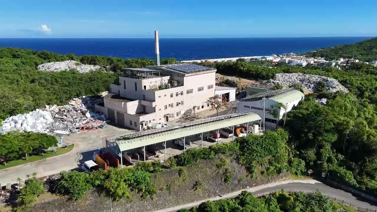 小琉球垃圾暴量堆成山　清運案流標15次公所失職？