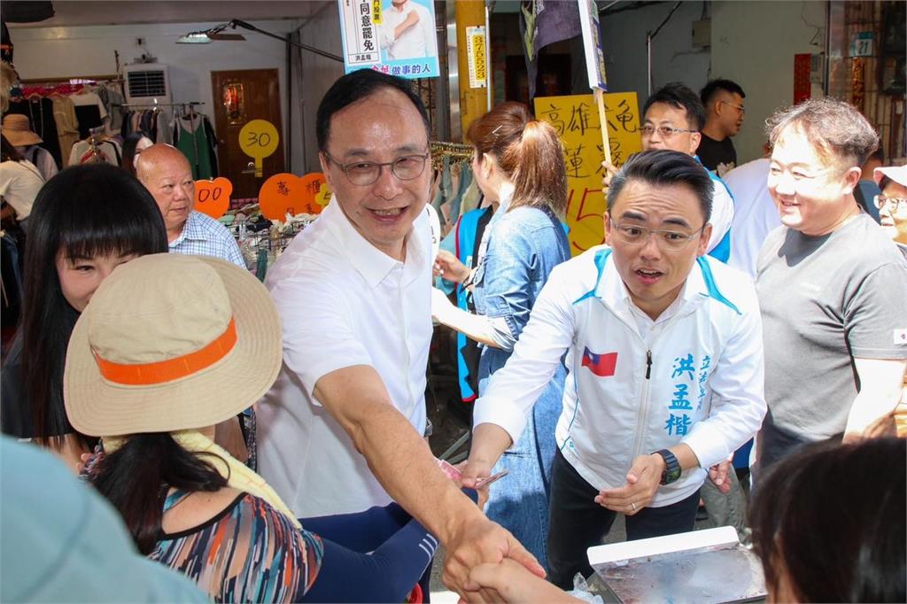 糗！陪洪孟楷掃街反罷免　遭民眾近距離吐槽「要選票才來林口」朱立倫急快閃