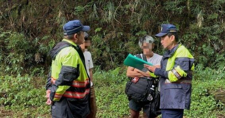 遊客為拍美照闖眠月線!差點被列車撞 違規走鐵道最高挨5萬元罰單