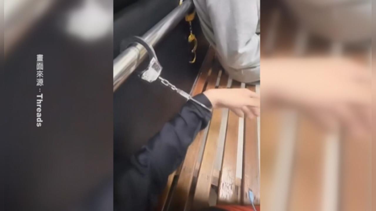 警離譜疏失！　毒犯「上銬還一路自拍」PO社群