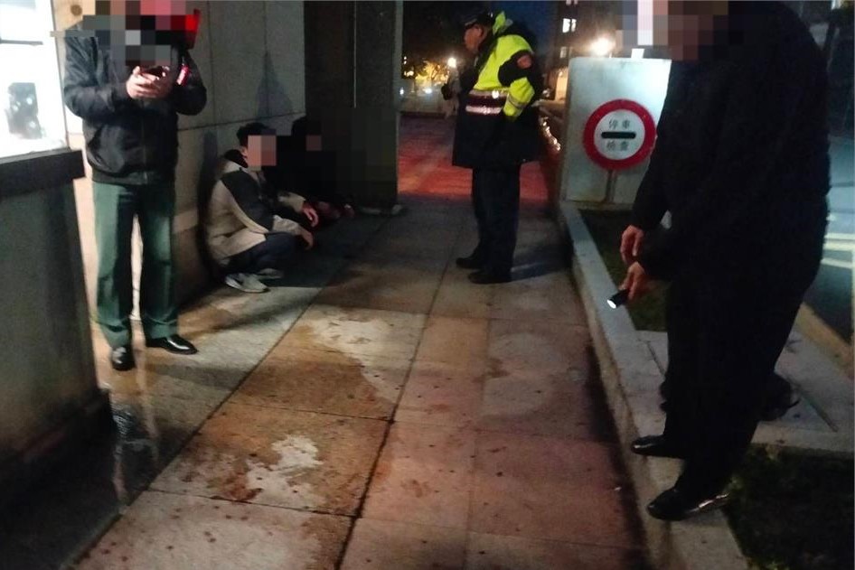 快新聞／籌不到十萬！醒吾男持刀砍文大生　法院改裁定5萬元交保