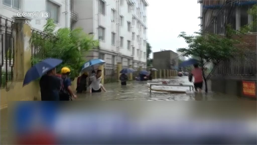 暴雨猛灌！<em>三峽大壩</em>岌岌可危 洪水直逼上海