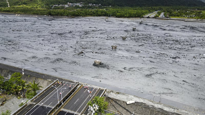馬太鞍溪泥水滾滾！民眾聽聞「又要溢流」膽顫心驚　幸好虛驚一場