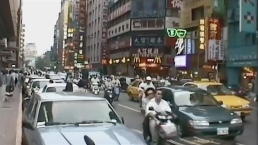 珍貴畫面！日本遊客鏡頭下的1995年台北街頭　網友感慨：沒有低頭族