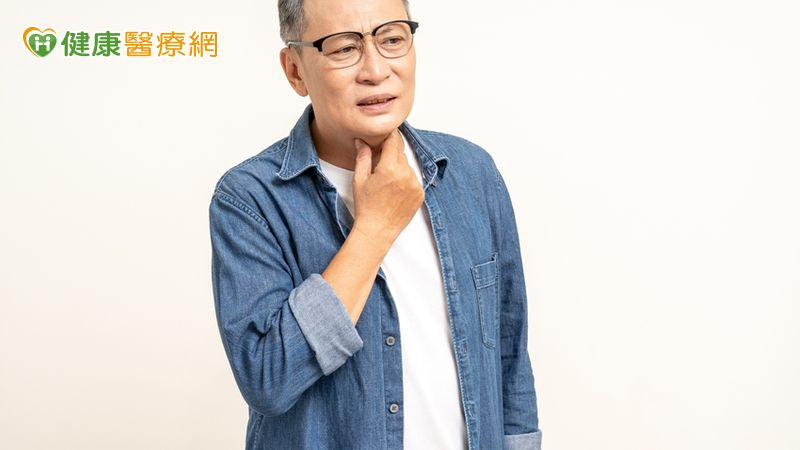 胸痛半天誤當心肌梗塞 竟是魚刺卡在食道裡