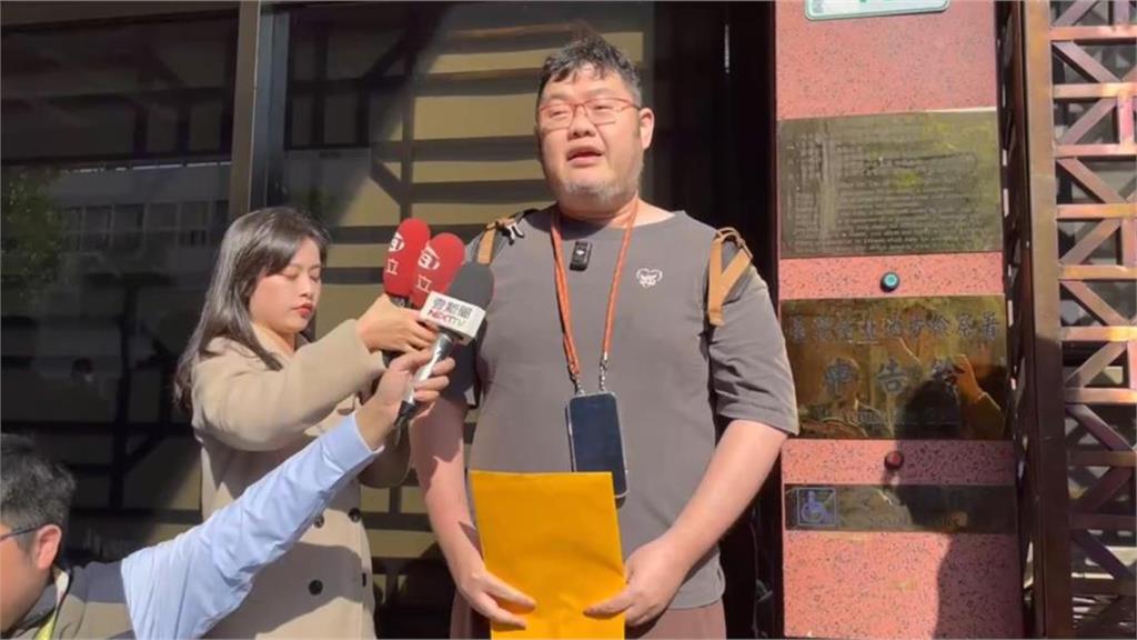 四叉貓「打草」疑遭惡意報復?曝4帳號「全被消失」怒喊:會繼續講真話