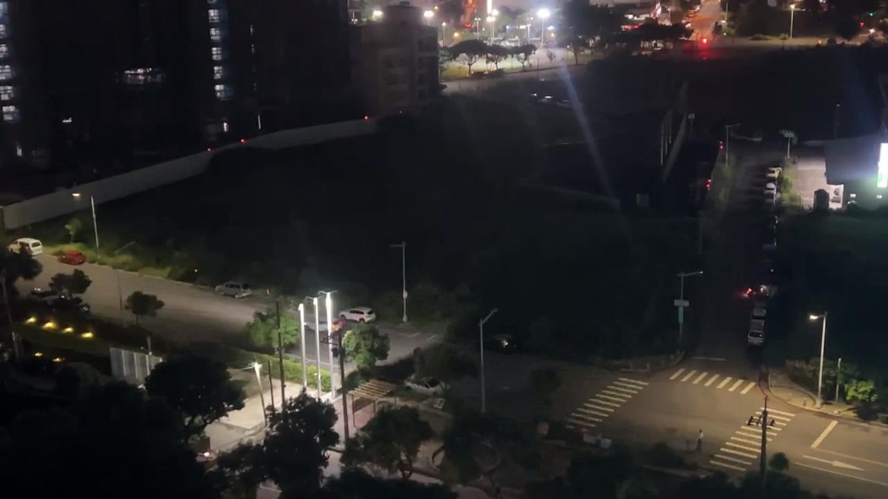 台中洲際球場重劃區路燈狂閃 網友:好兄弟開轟趴?