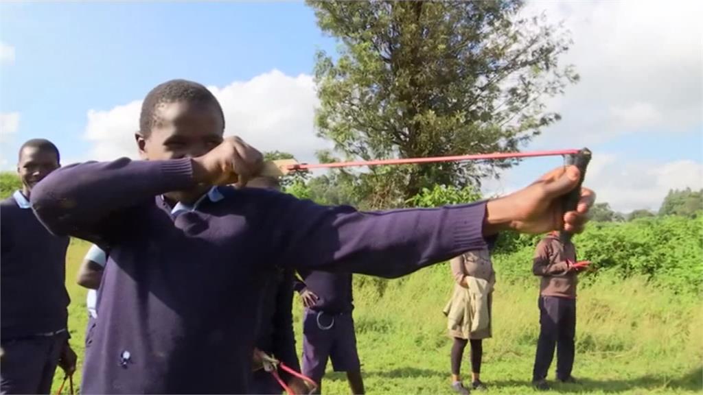 環保從小做起！肯亞舉辦彈弓種樹比賽