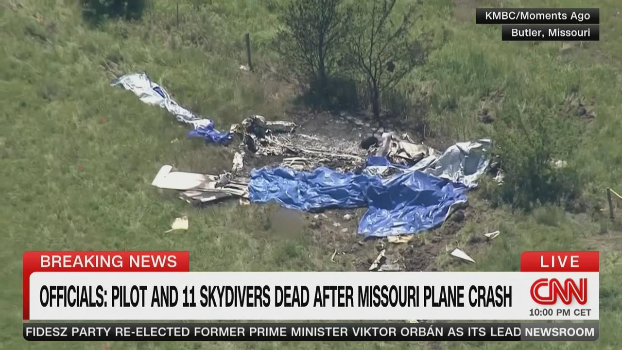 空難！美跳傘飛機墜毀釀12死　巴西直升機相撞6死、奧利弗樹疑罹難