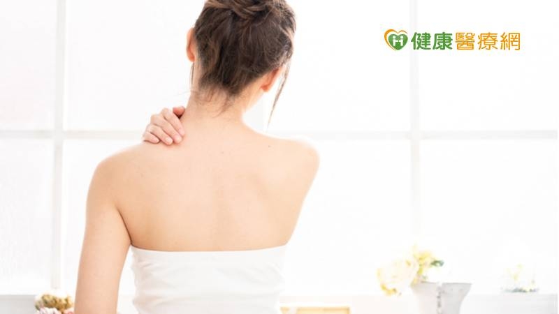 改善腰痠、不適用雙手不求人！中醫授「自我按摩養生穴位」