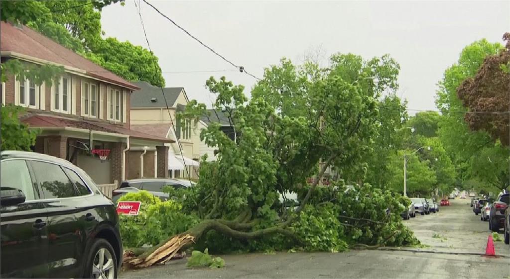 加拿大遭暴風雨橫掃 至少8人死亡