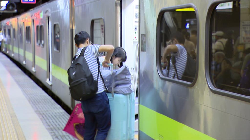 快新聞／徵收碳費恐漲雙鐵票價？　環境部：運輸業非徵收對象