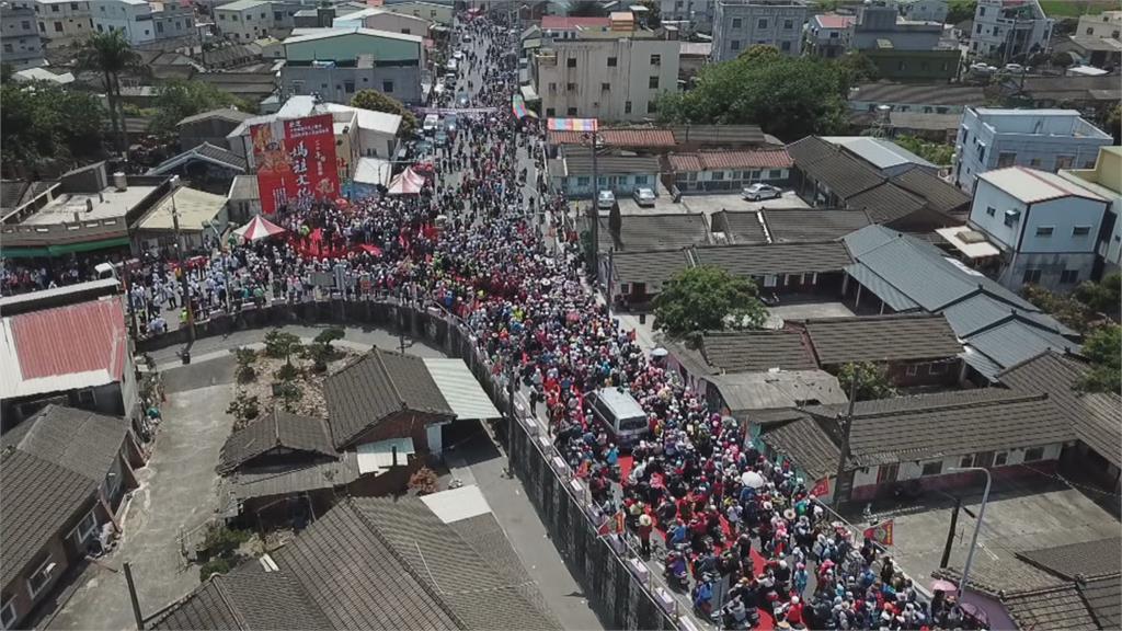 遶境進香邁入第34年！跨越崙仔大橋 大甲媽鑾轎抵嘉縣