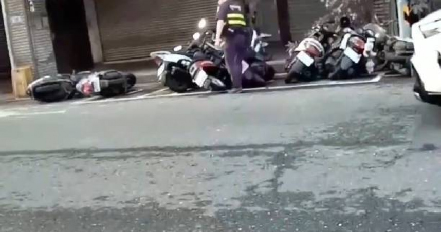 美籍男西門町徹夜狂歡後酒瘋大發　清晨「沿街推倒整排機車」遭逮