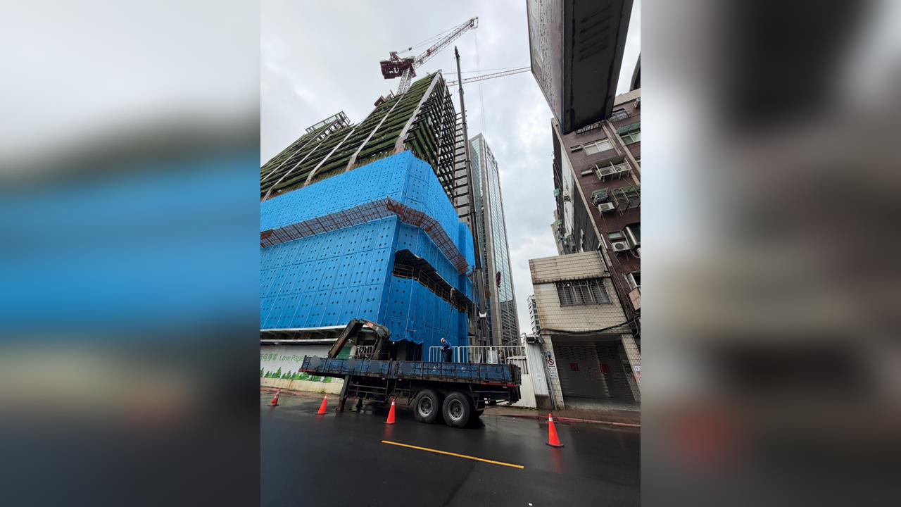 快新聞／台北市中正區2工人疑遭雷擊　緊急送往台大醫院