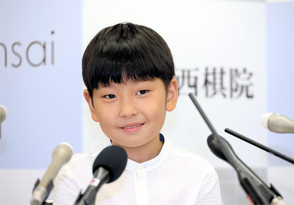 大阪9歲圍棋神童出道　成日本最年輕職業棋士