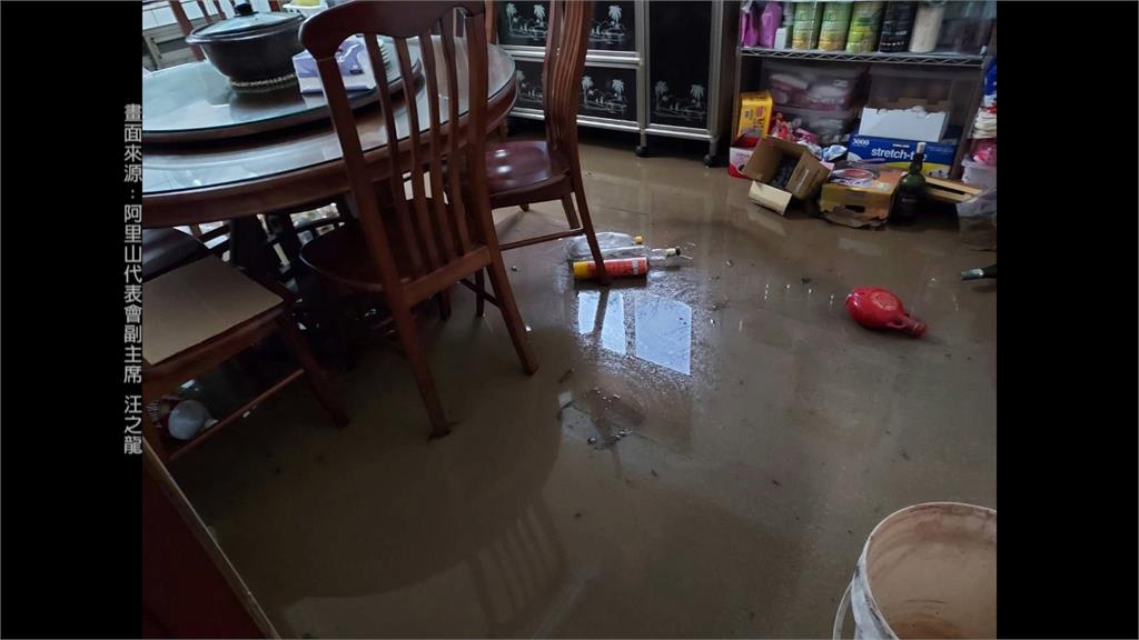嘉義梅山豪雨狂炸「泥水淹民宅」　鍋碗瓢盆全被「沖出來」