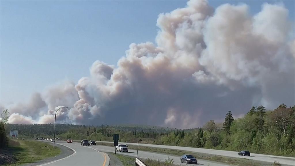 熱翻天！加拿大飆破30度　野火肆虐撤離近2萬人