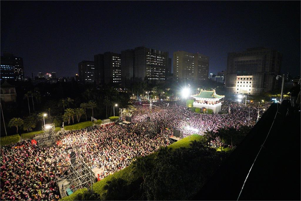 LIVE／空拍圖曝光！賴清德、蕭美琴「凱道護國之夜」　現場群眾超過20萬