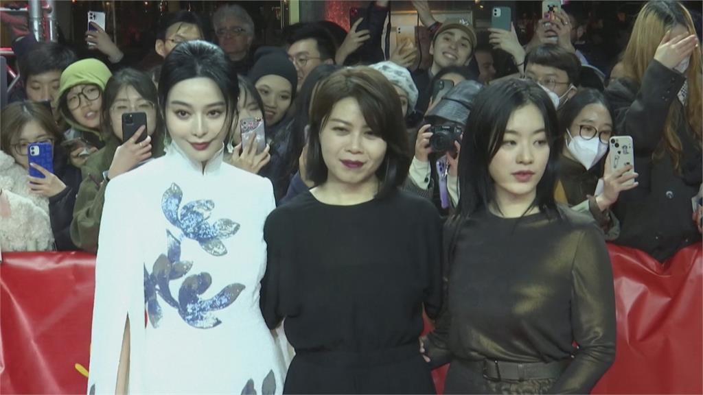 消失五年復出《綠夜》　范冰冰　「高雅旗袍」現身柏林紅毯
