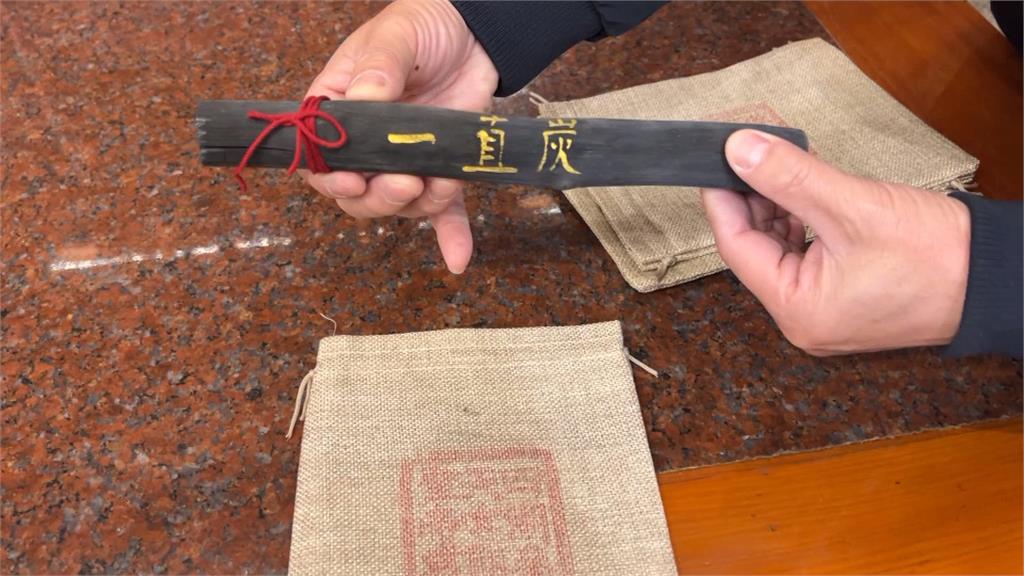 北港武德宮推黑虎存錢筒　四湖參天宮「一直炭」也招財