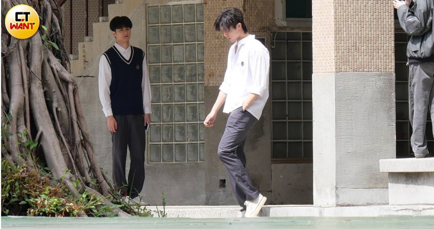 娛樂報報／BL劇CP校園現身　韓晨解扣當壞男孩