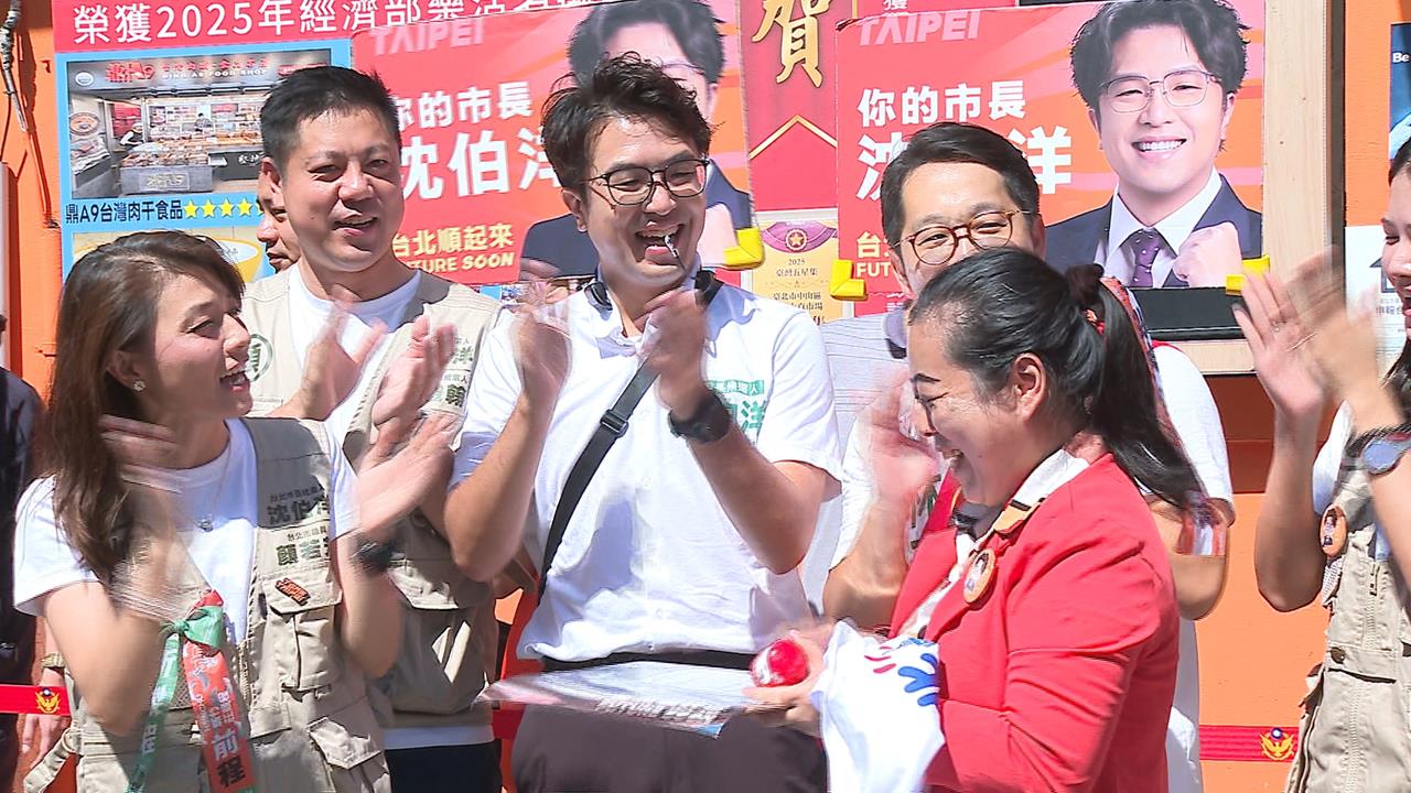 沈伯洋赴大直市場掃街　民眾瘋排逾3小時頭香讓位給壽星